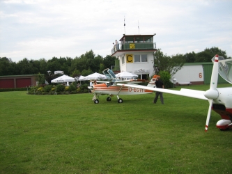 Zwischenstopp am wunderschnen Flugplatz Conneforde.jpg